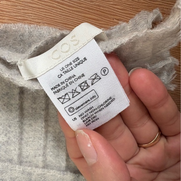 COS Wool Pleated Fringe Grey Scarf - Picture 3 of 9